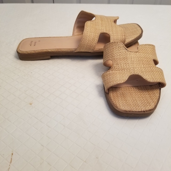 Women's Tan Sandals - Picture 7 of 7
